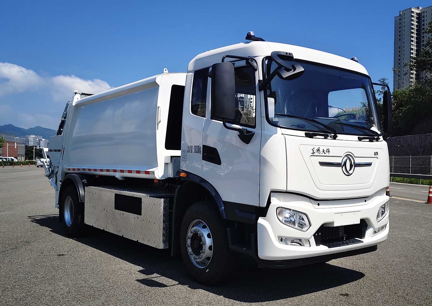 山花牌JHA5183ZYSDFCBEV純電動壓縮式垃圾車公告圖片