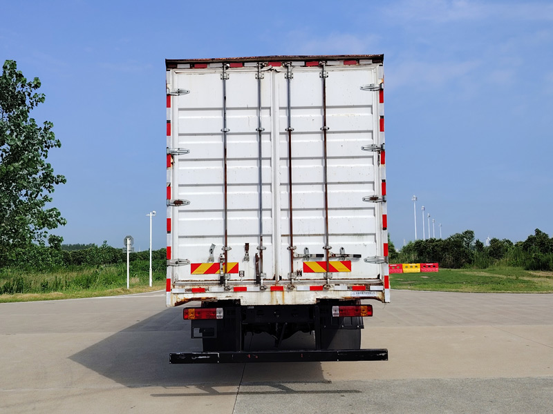 遠(yuǎn)程牌HN5180XXYMH35E3M6Y甲醇廂式貨車(chē)公告圖片