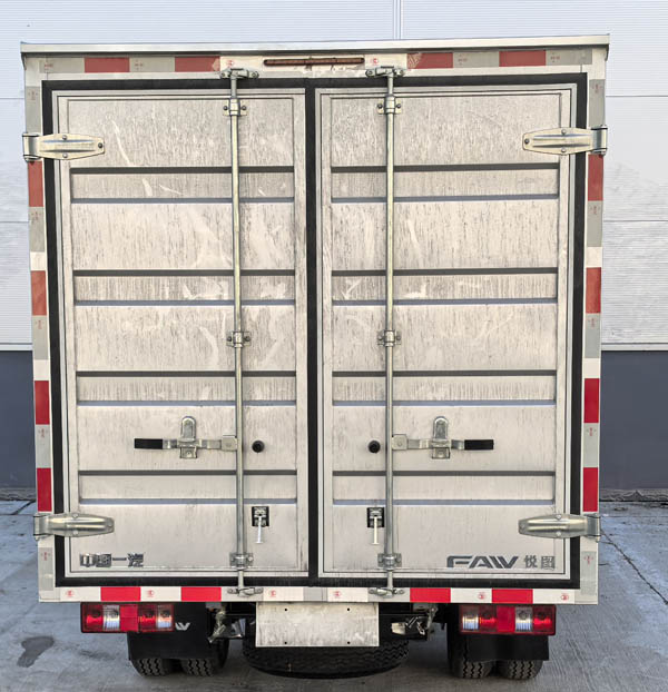 解放牌CA5030XXYP37Q04L2E6A87廂式貨車公告圖片