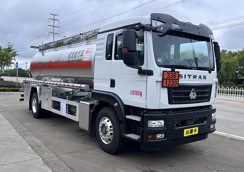 楚飛牌CLQ5180GRY6ZZ鋁合金易燃液體罐式運(yùn)輸車公告圖片