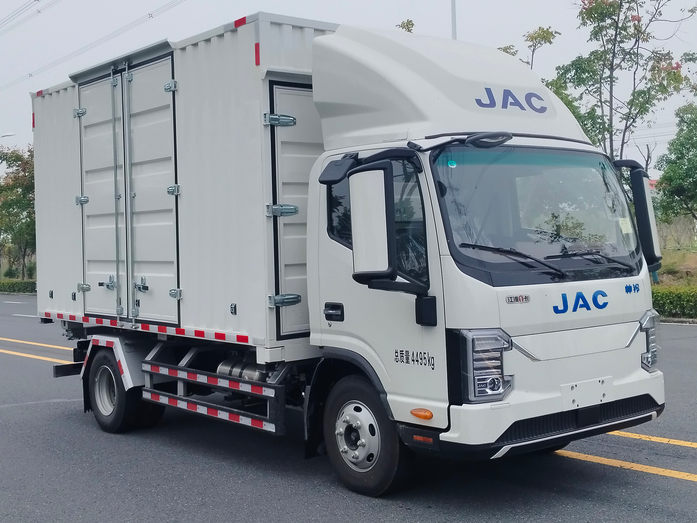 江淮牌HFC5042ZKXP3EV1純電動車廂可卸式汽車公告圖片
