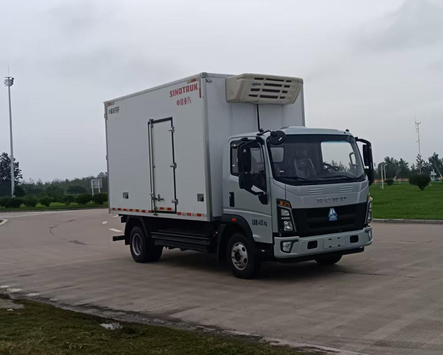 豪沃牌ZZ5047XLCV3515Z145BEVU純電動冷藏車公告圖片