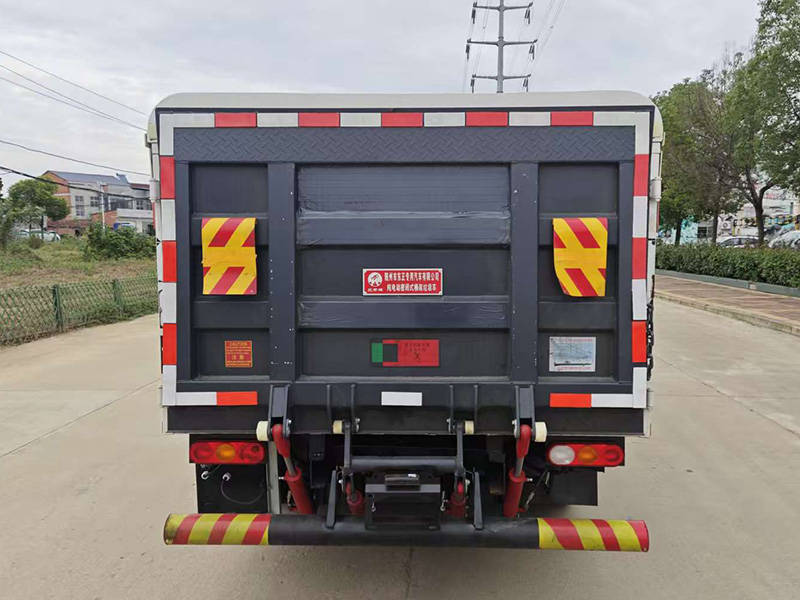 炎帝牌SZD5041XTYFDBEV純電動密閉式桶裝垃圾車公告圖片