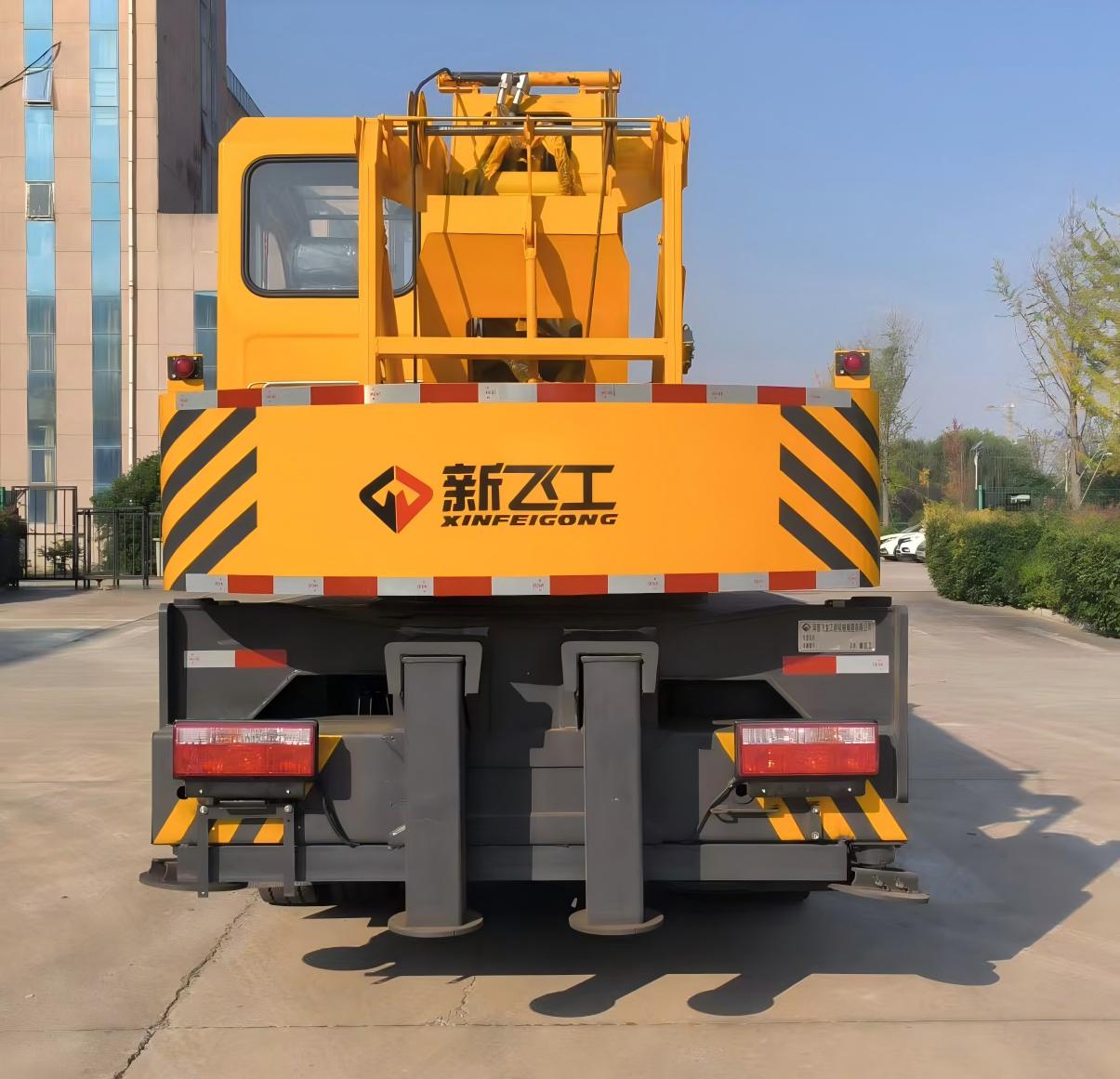 新飛工牌HFL5123JQZ汽車起重機公告圖片