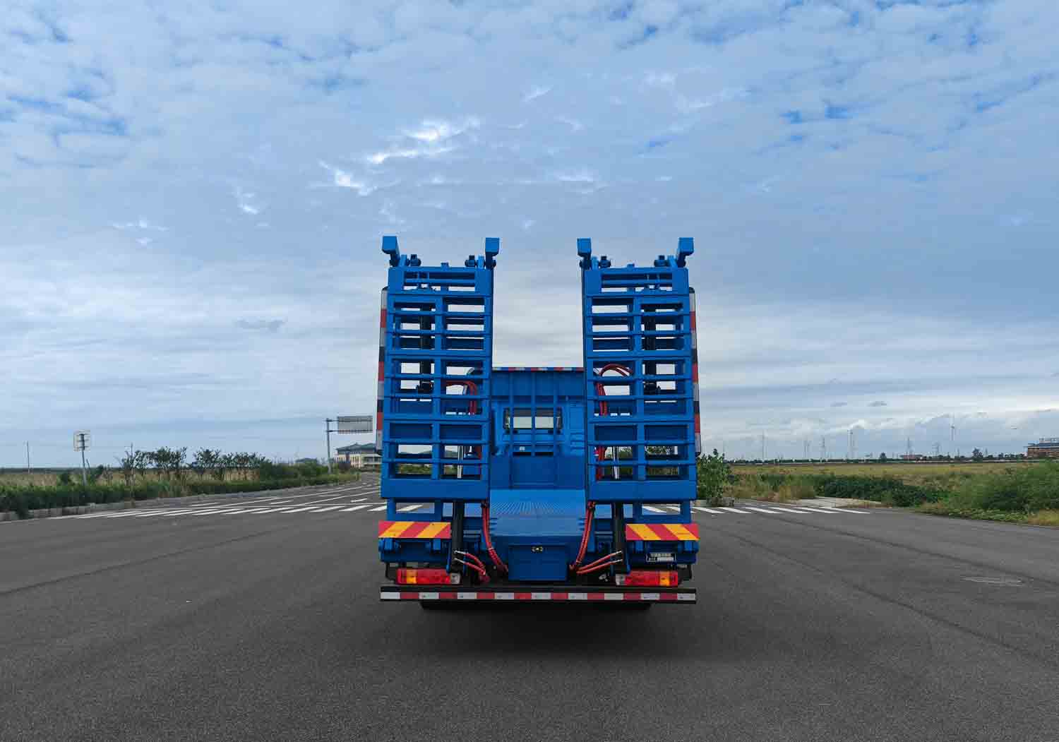 豪沃牌ZZ5257TPBN56CGF1平板式貨車公告圖片