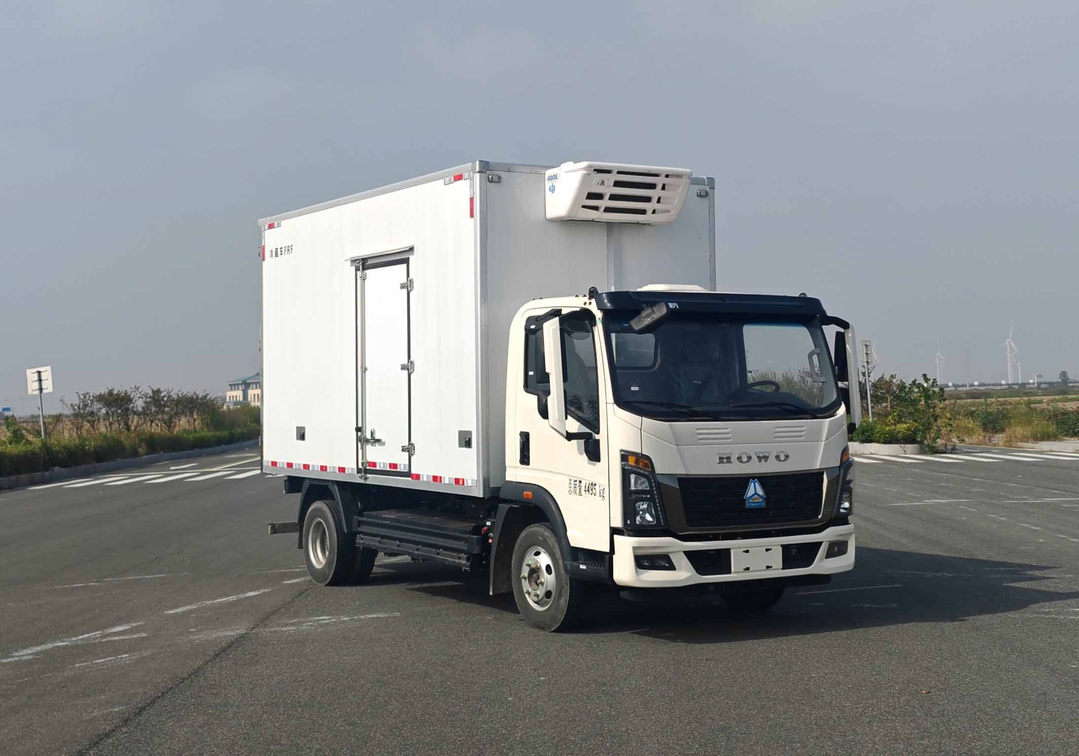 豪沃牌ZZ5047XLCK3615Z144BSEV2A換電式純電動(dòng)冷藏車公告圖片