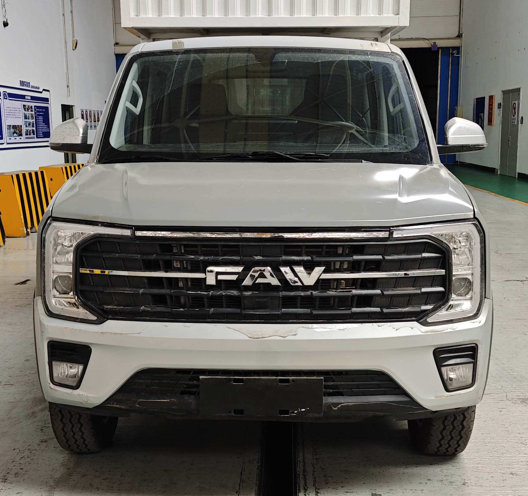 解放牌CA5030XXYP37Q05L2E6A87廂式貨車公告圖片