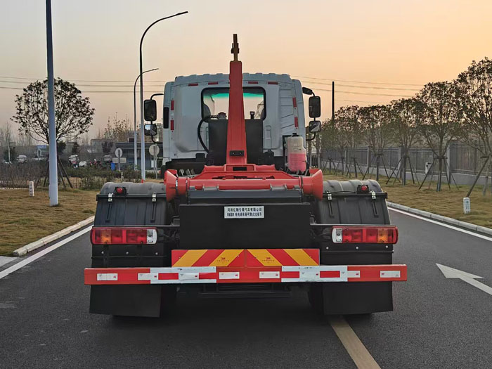 斯威譜牌NYX5180ZXXBJBEV純電動車廂可卸式垃圾車公告圖片