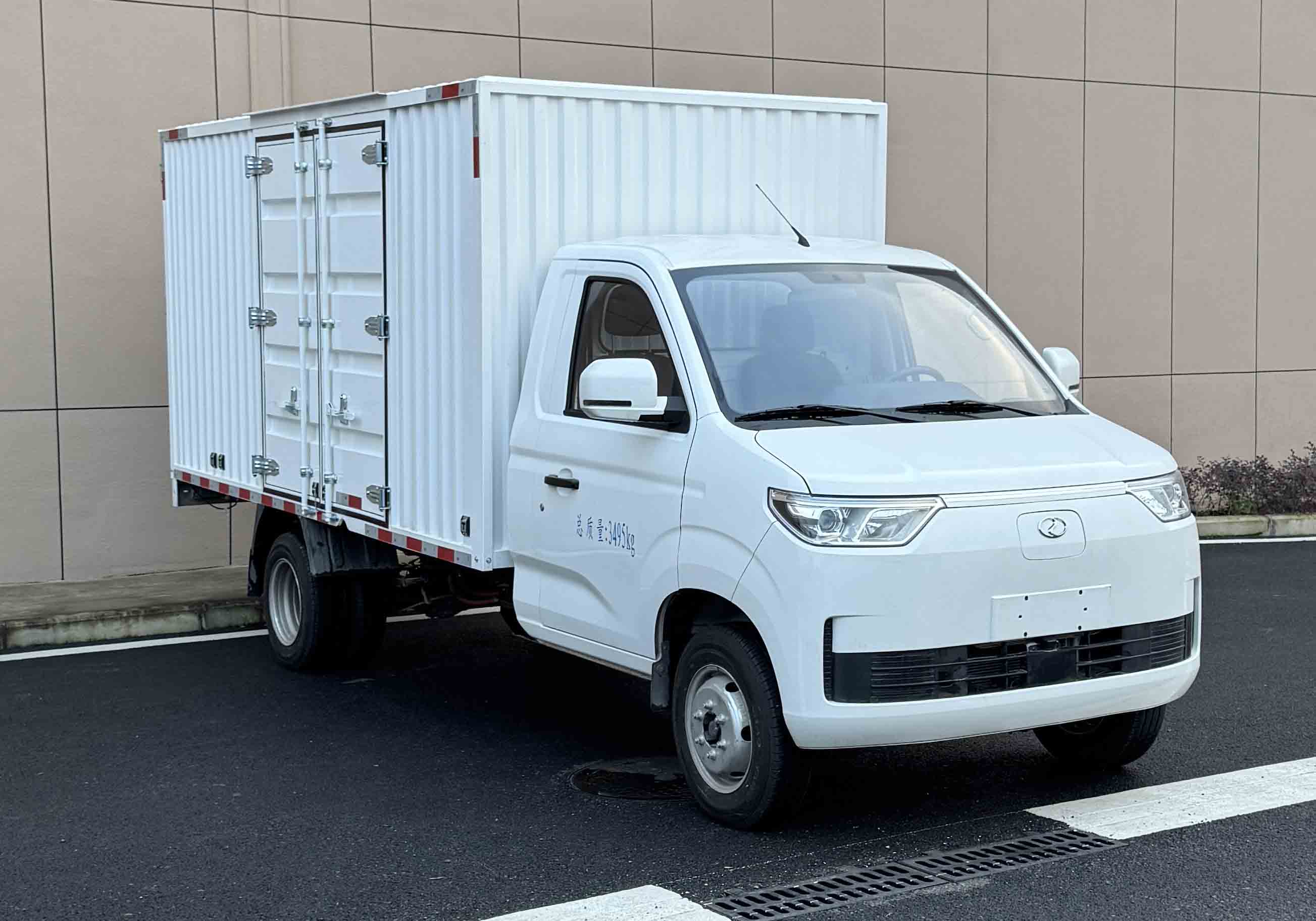 瑞馳牌CRC5031XXYDC5-BEV純電動廂式貨車公告圖片