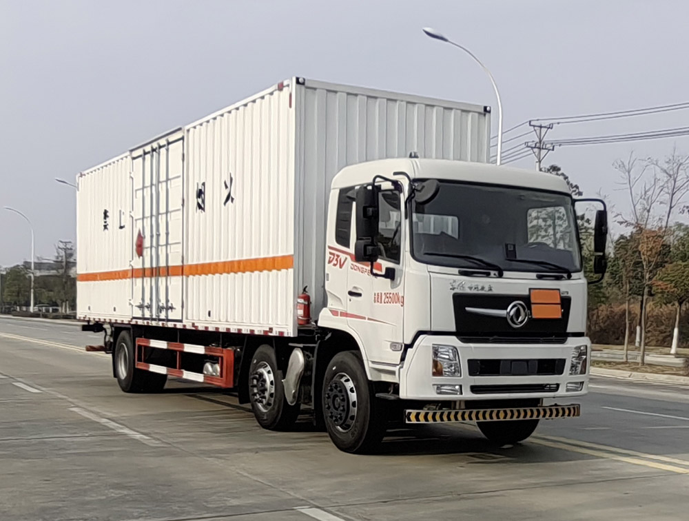 圣洲牌LVZ5263XRYDFV6易燃液體廂式運(yùn)輸車公告圖片
