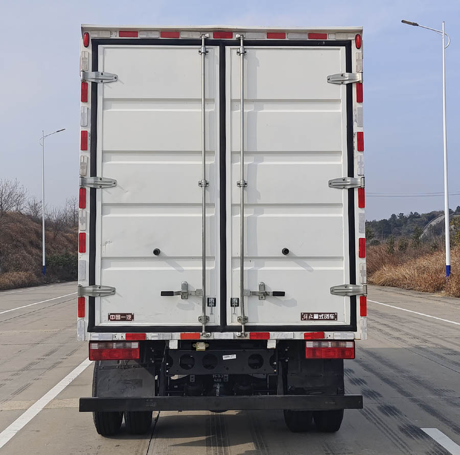 解放牌CA5049XXYP40L3BEVA84純電動(dòng)廂式貨車(chē)公告圖片