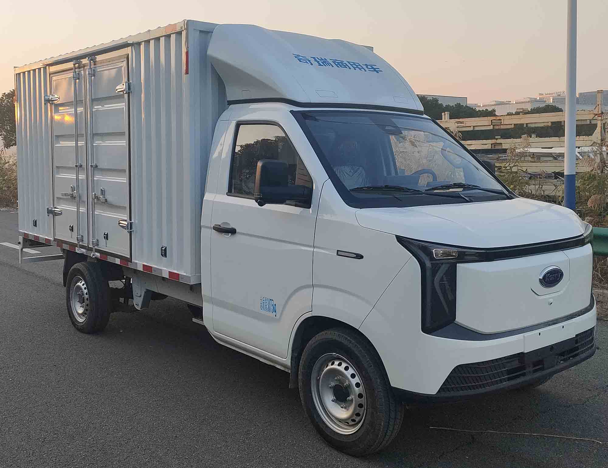 開瑞牌SQR5037XXYBEVH72純電動廂式貨車公告圖片