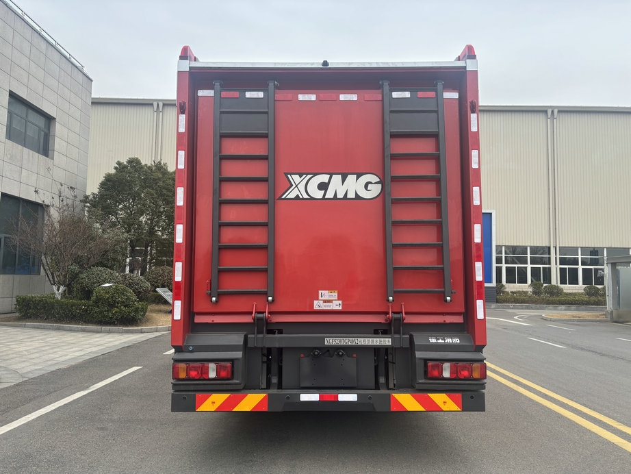 徐工牌XGF5230TGP40X2遠(yuǎn)程供排水搶險(xiǎn)車公告圖片