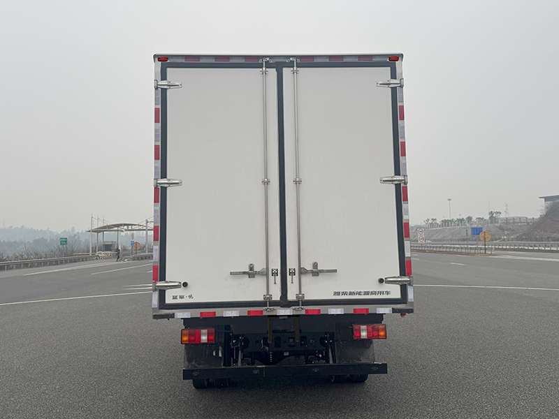 藍(lán)擎牌YTQ5112XLCKNEV361-LQ純電動(dòng)冷藏車公告圖片