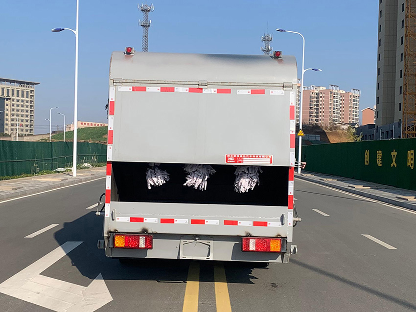 馨雅通牌ZXN5120TTXBEV純電動垃圾桶清洗車公告圖片