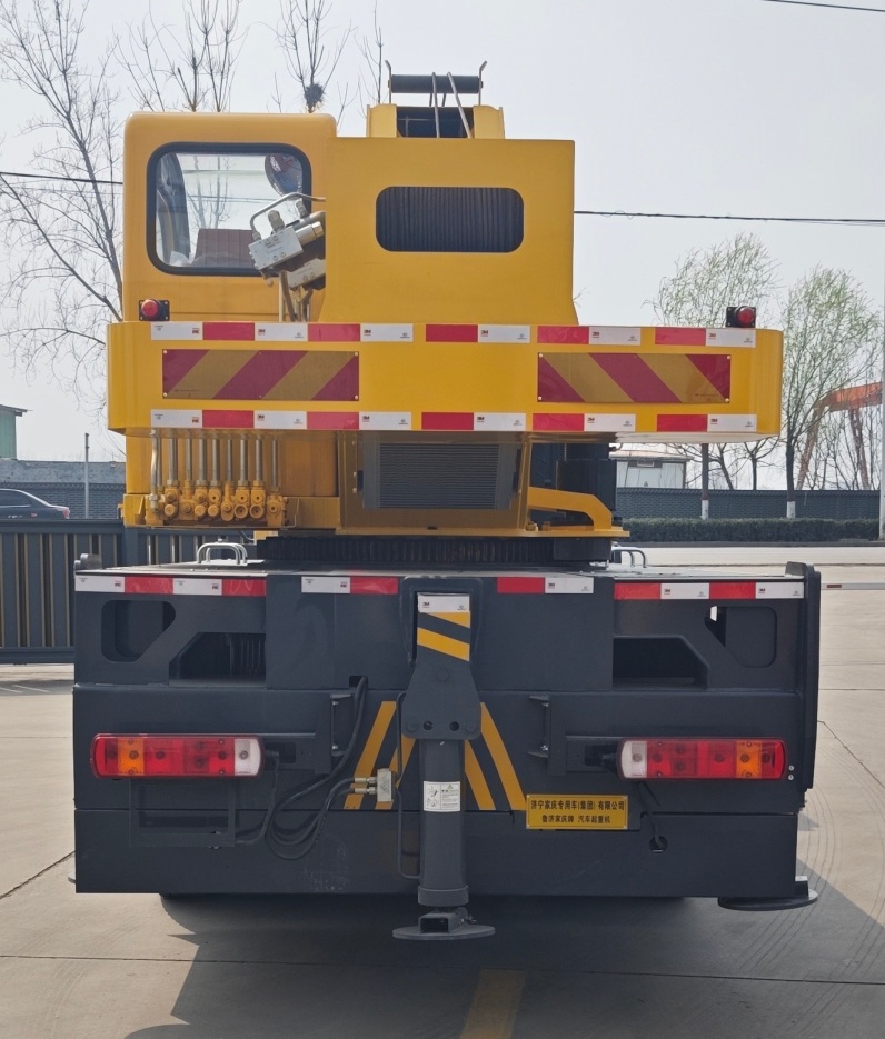 鲁济家庆牌LFV5160JQZCA6汽车起重机公告图片