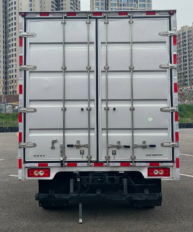 福田牌BJ5118XXYGJCA-AB2厢式货车公告图片