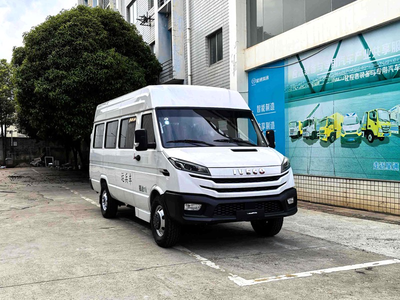 XTP5056XYBNJ-DY型运兵车图片