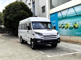 运兵车