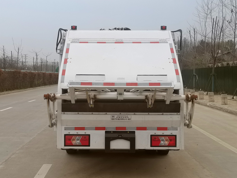 楚胜牌CSC5090ZYSJ6压缩式垃圾车公告图片