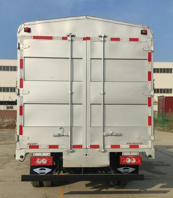 福田牌BJ5046CCY9JBA-03倉(cāng)柵式運(yùn)輸車公告圖片