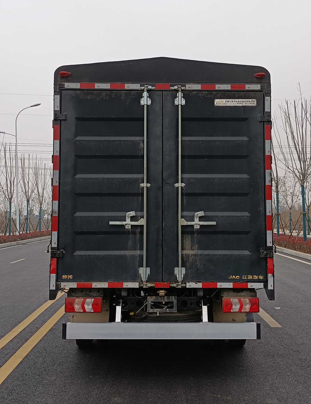 江淮牌HFC5048CCYP71K3C7S倉(cāng)柵式運(yùn)輸車(chē)公告圖片