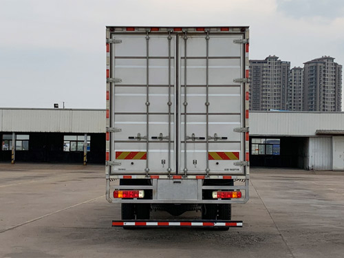 福田牌BJ5164XXYJPFN-02廂式運(yùn)輸車公告圖片