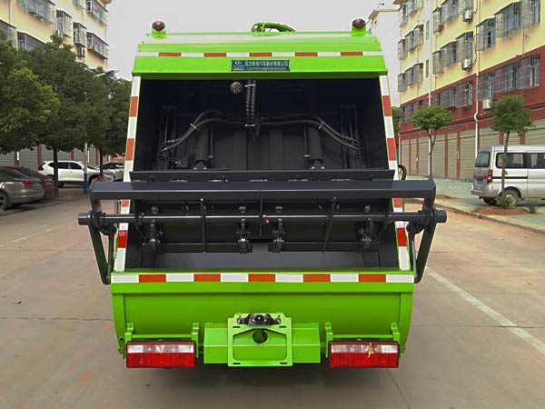 程力威牌CLW5071ZYS6壓縮式垃圾車公告圖片