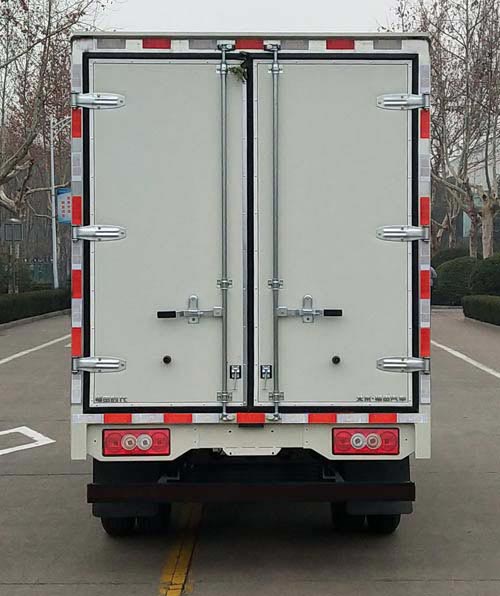 福田牌BJ5045XXY8JB5-58廂式運(yùn)輸車(chē)公告圖片