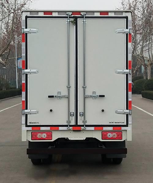 福田牌BJ5045XXY8AB5-58廂式運輸車公告圖片