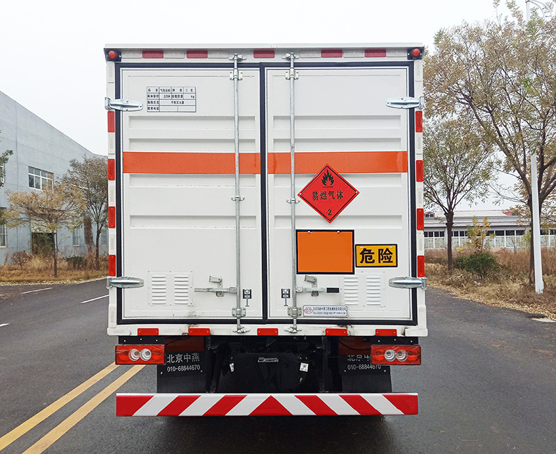 中燕牌BSZ5083XRQC6B易燃?xì)怏w廂式運(yùn)輸車公告圖片