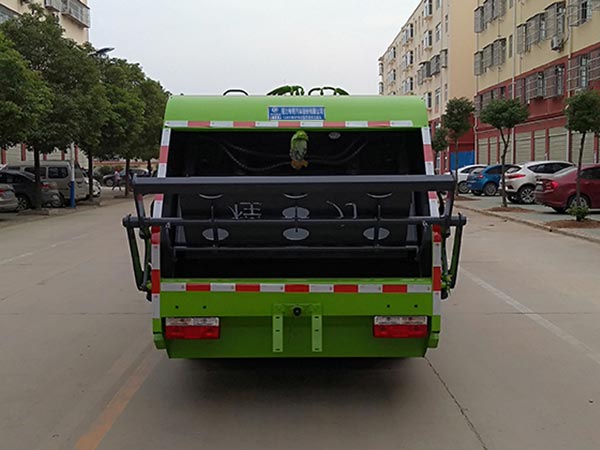 程力威牌CLW5040ZYS6壓縮式垃圾車公告圖片