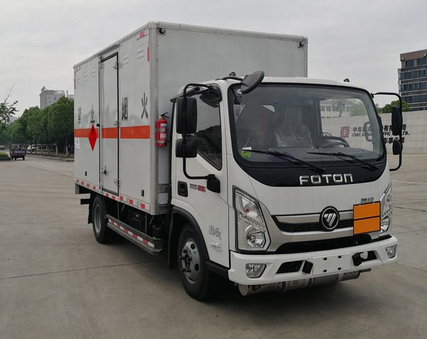 楚勝牌CSC5048XRQB6易燃?xì)怏w廂式運(yùn)輸車公告圖片
