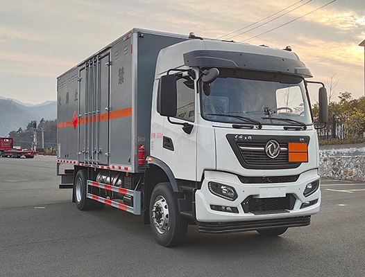 專致牌YZZ5180XRQDF6易燃?xì)怏w廂式運(yùn)輸車公告圖片