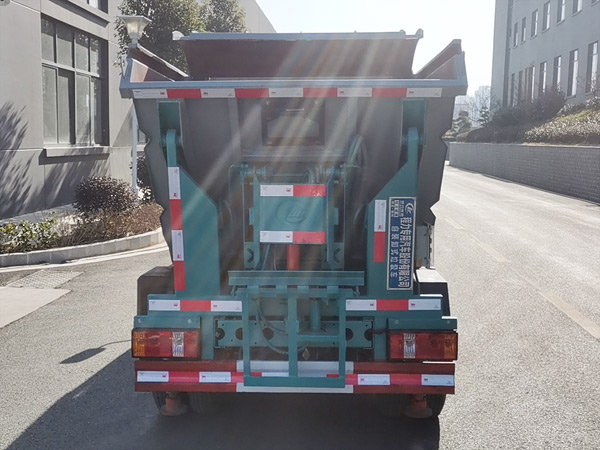 程力威牌CLW5041ZZZB6自裝卸式垃圾車公告圖片
