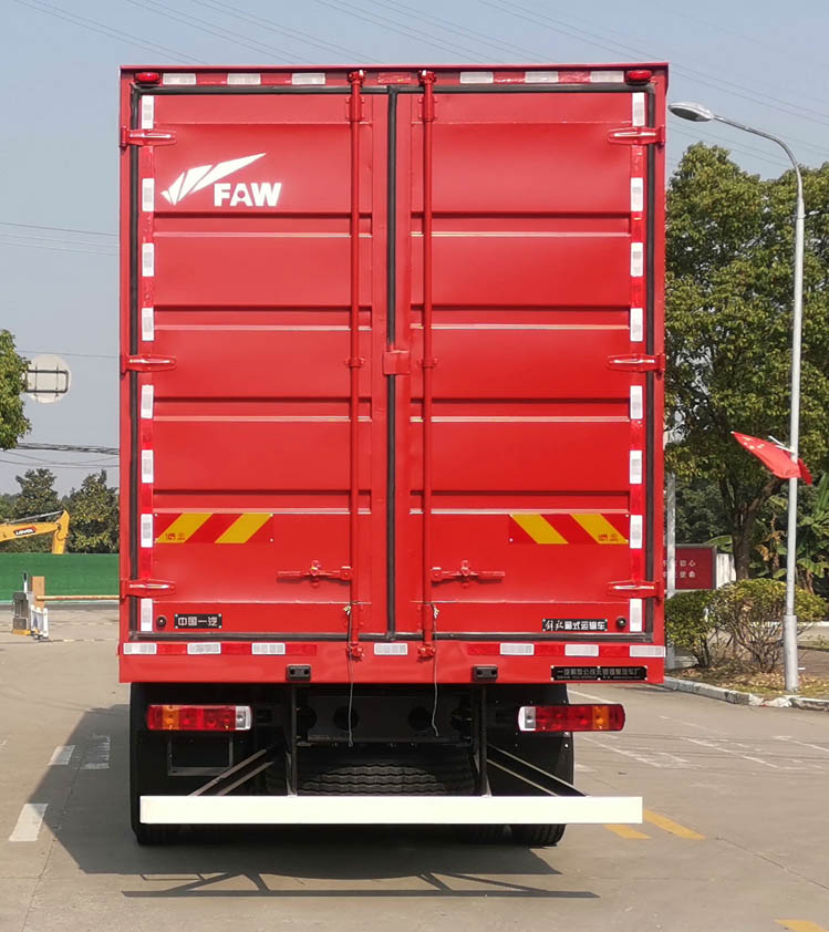 解放牌CA5320XXYP25K2L7T4E6A80廂式運輸車公告圖片