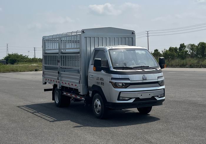 豪沃牌ZZ5047CCYF3112F144倉柵式運(yùn)輸車公告圖片