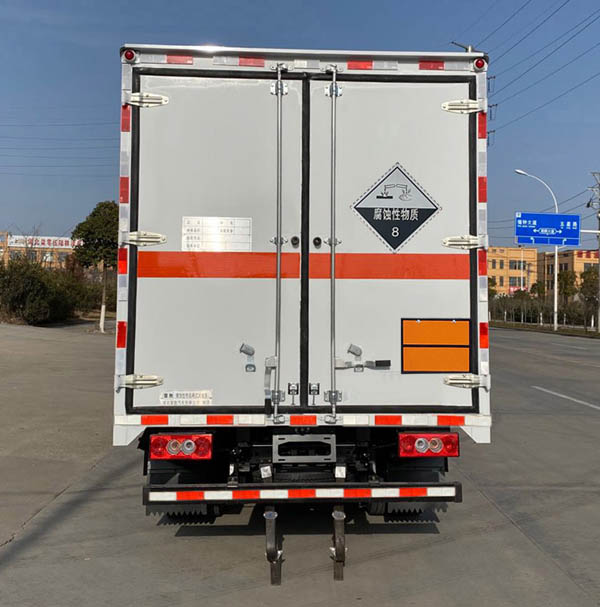 楚勝牌CSC5045XFWB6腐蝕性物品廂式運(yùn)輸車公告圖片