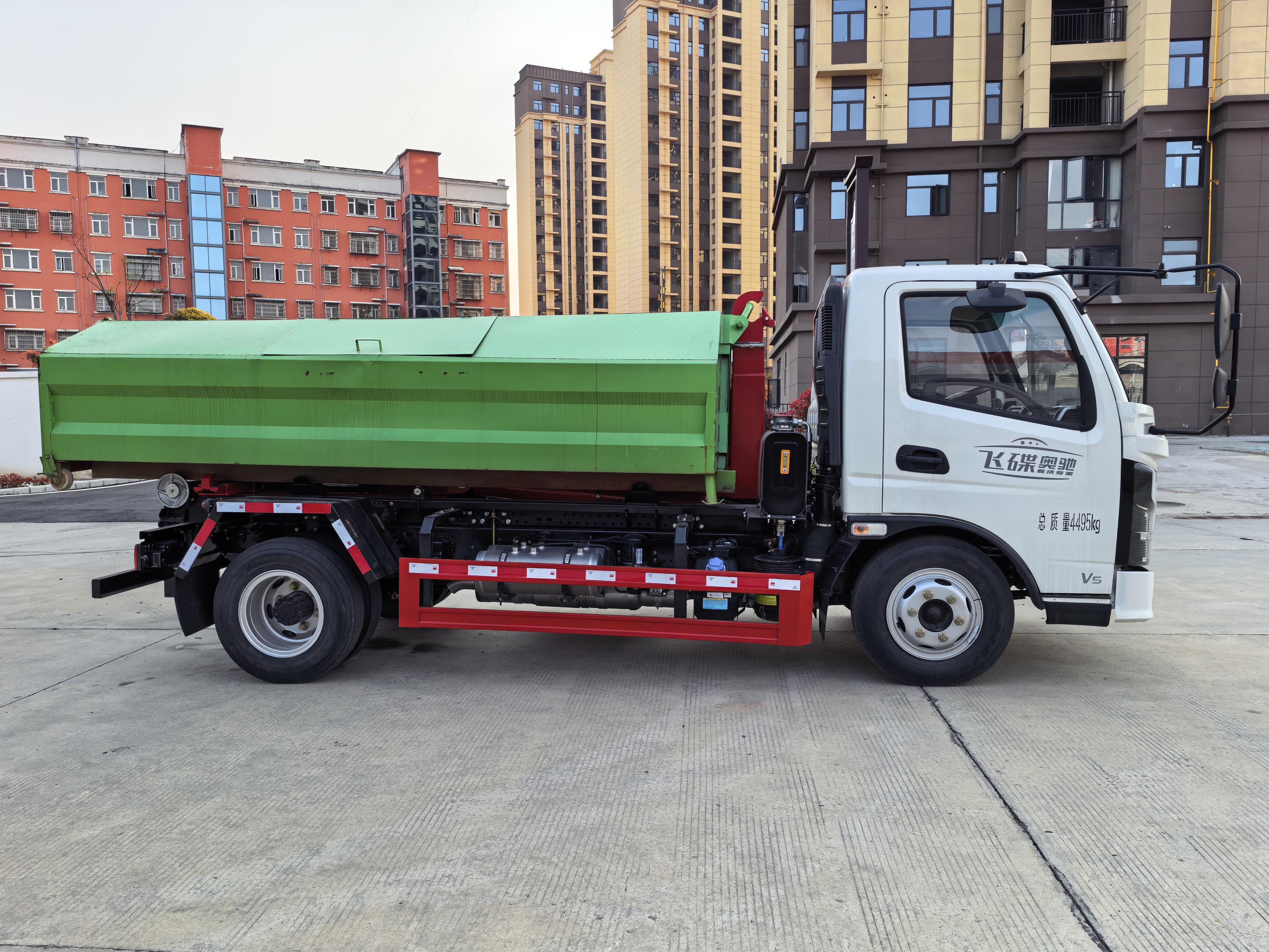 力海通牌HLH5041ZXXFD6車廂可卸式垃圾車公告圖片