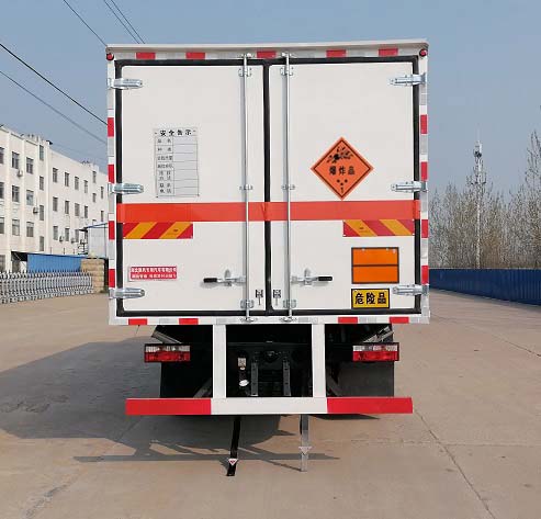順風(fēng)智造牌SFZ5185XQYE6爆破器材運(yùn)輸車公告圖片
