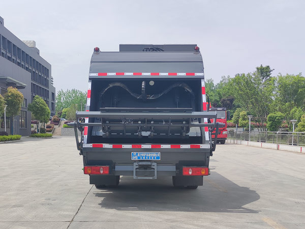 程力威牌CLW5121ZYSE6壓縮式垃圾車公告圖片