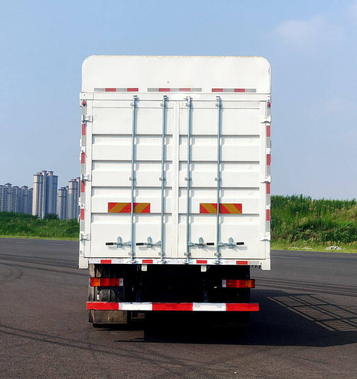東風(fēng)牌DFH5260CCYE倉柵式運(yùn)輸車公告圖片