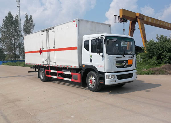 順風(fēng)智造牌SFZ5185XRQE6易燃?xì)怏w廂式運(yùn)輸車公告圖片