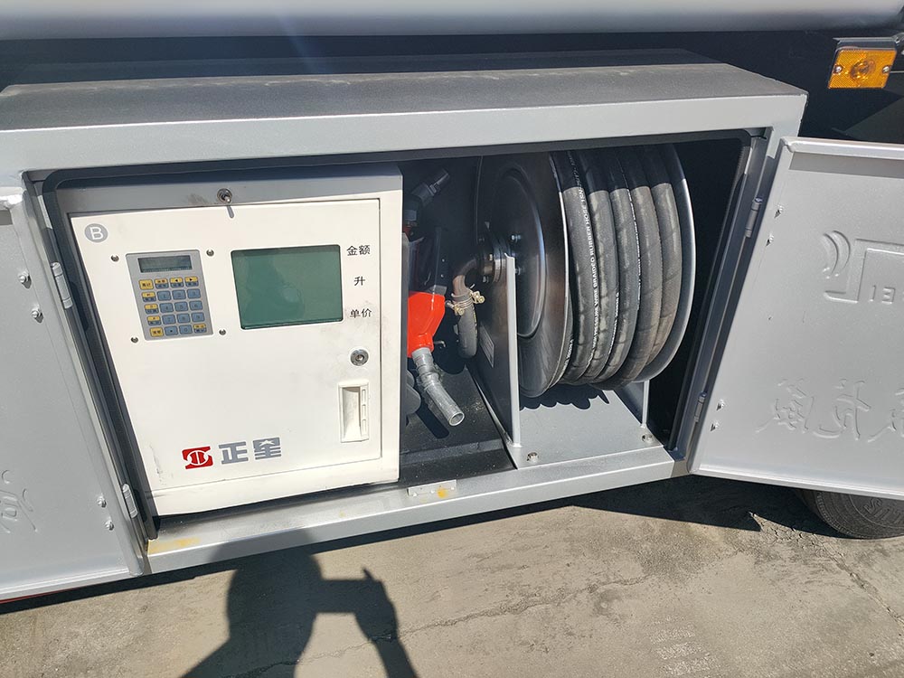 楚飛牌CLQ5100GJY6E加油車公告圖片