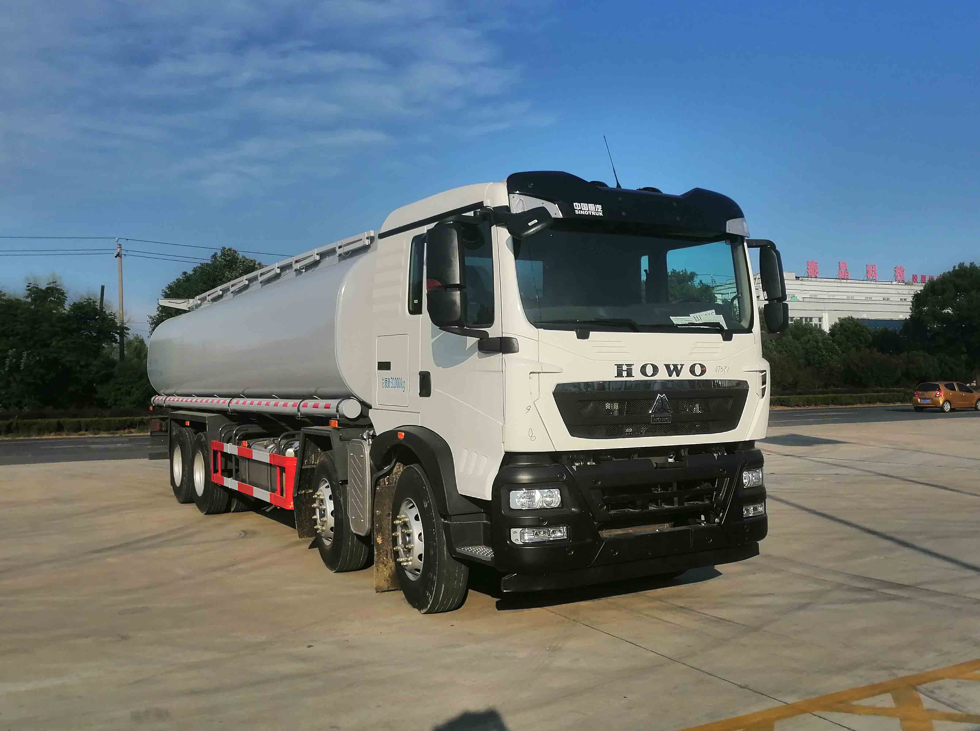 華威馳樂牌SGZ5311TGYZZ6T5供液車公告圖片