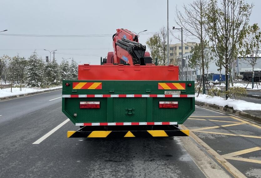 凌揚(yáng)牌LYP5440JQZ汽車起重機(jī)公告圖片