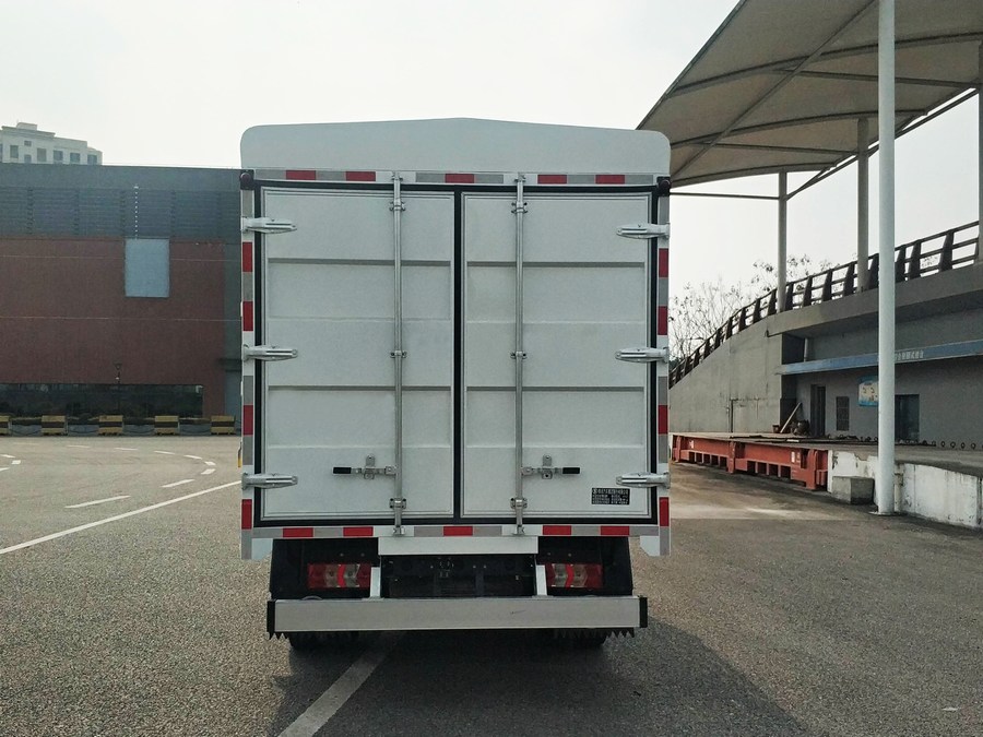 陜汽牌SX5041CCYNP6331倉柵式運輸車公告圖片