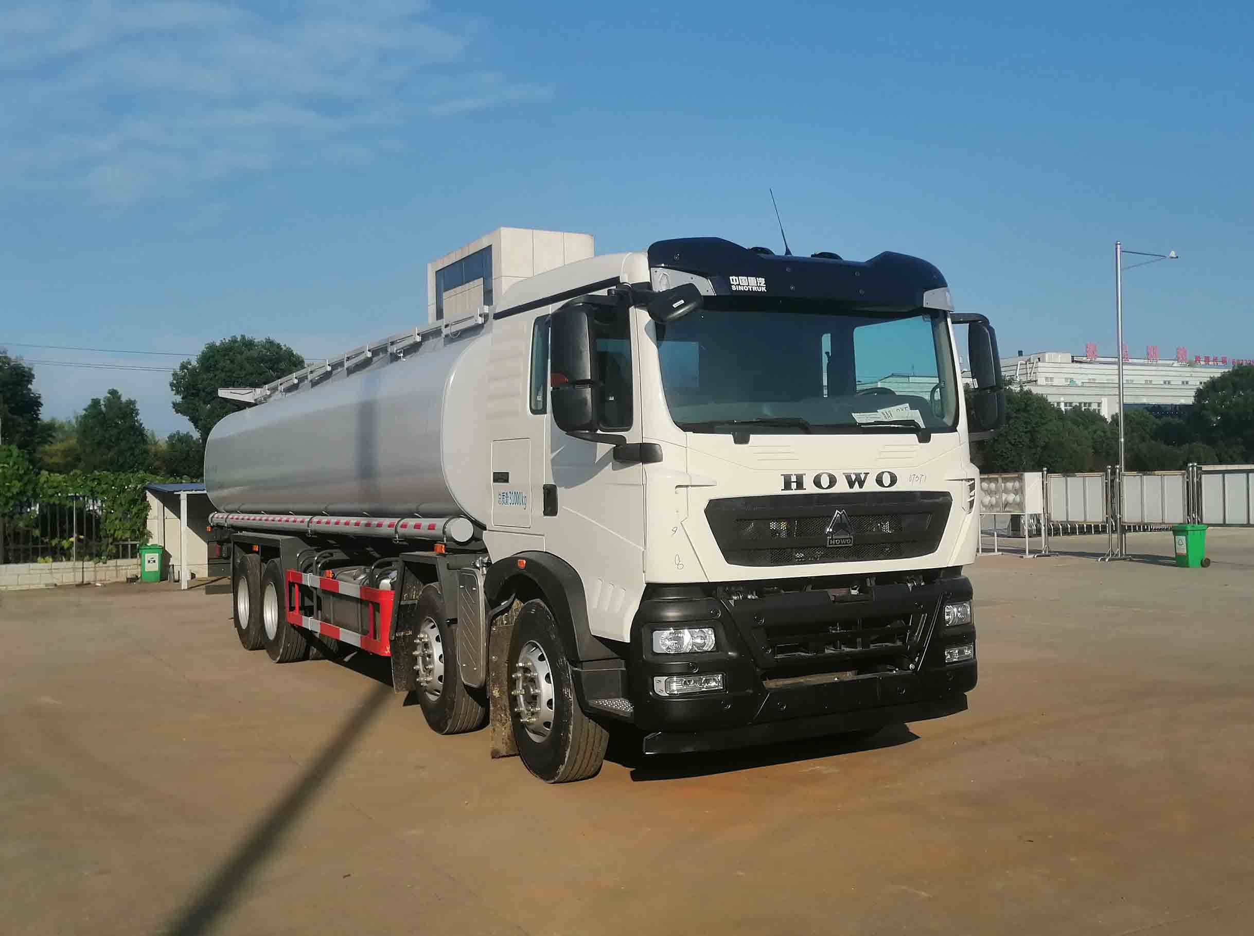 華威馳樂(lè)牌SGZ5313TGYZZ6T5供液車公告圖片