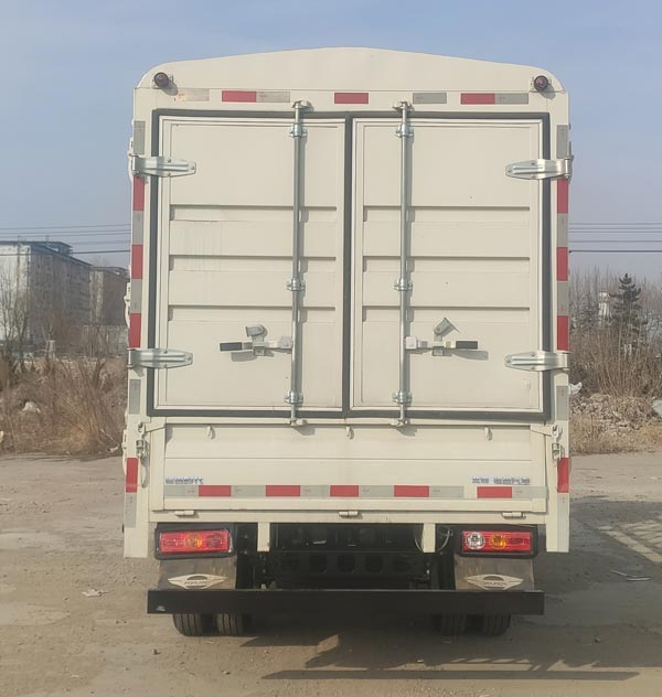 福田牌BJ5035CCY5JV5-15倉(cāng)柵式運(yùn)輸車公告圖片