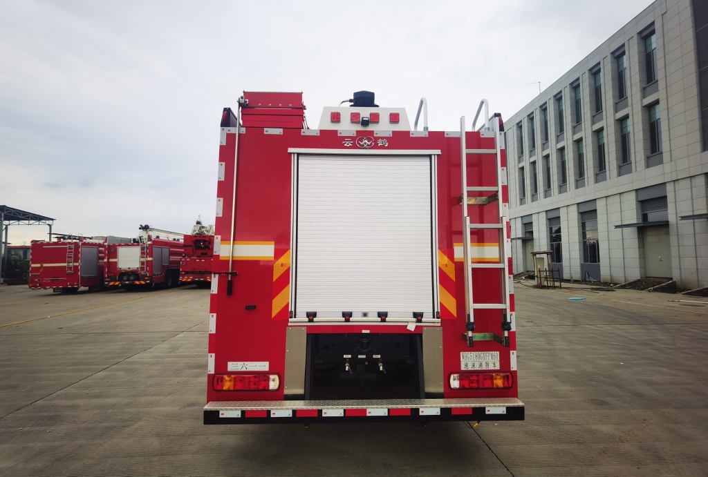 云鶴牌WHG5180GXFPM60/ZVIA泡沫消防車公告圖片